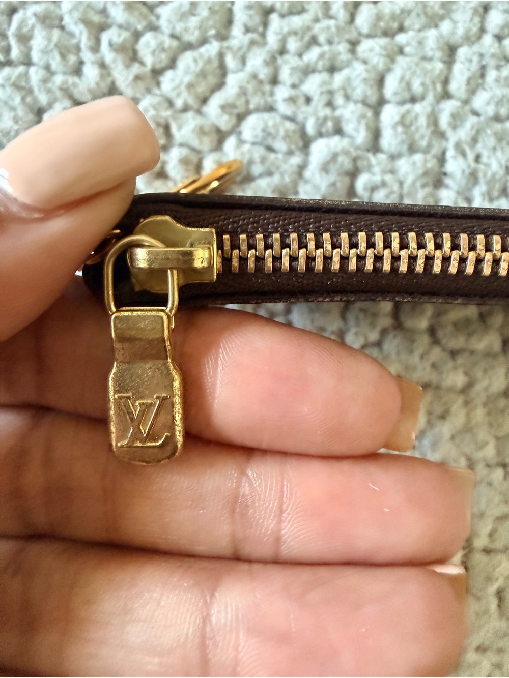 Louis Vuitton Damier Ebene Key Pouch / Coin Purse with Chain & Clasp - Picture 2 of 7